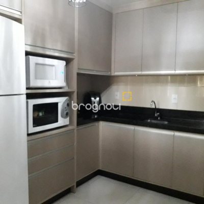 Casa com 153m², 2 quartos (sendo 1 suíte), 2 garagens, no bairro Barreiros em São José