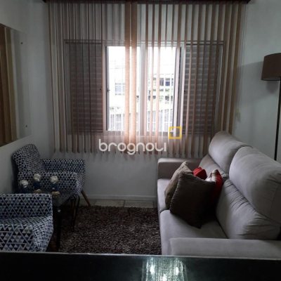 Casa com 153m², 2 quartos (sendo 1 suíte), 2 garagens, no bairro Barreiros em São José