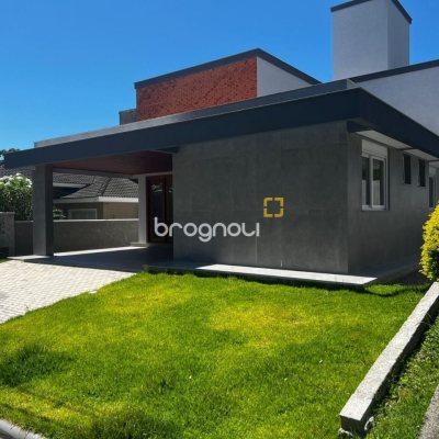Casa de Condomínio com 220m², 4 quartos (sendo 4 suítes), 2 garagens, no bairro Cachoeira do Bom Jesus em Florianópolis