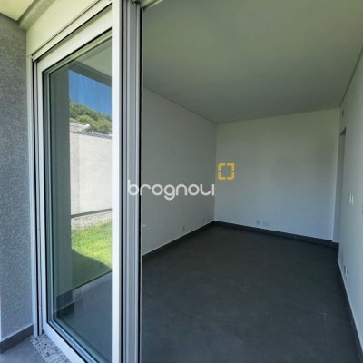 Casa de Condomínio com 220m², 4 quartos (sendo 4 suítes), 2 garagens, no bairro Cachoeira do Bom Jesus em Florianópolis