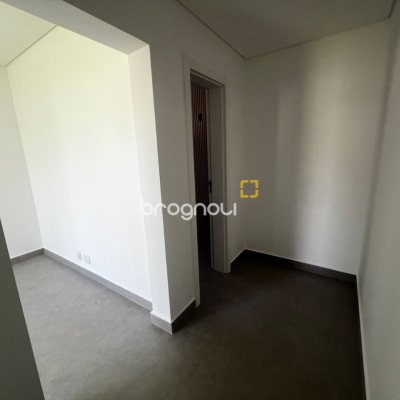 Casa de Condomínio com 220m², 4 quartos (sendo 4 suítes), 2 garagens, no bairro Cachoeira do Bom Jesus em Florianópolis
