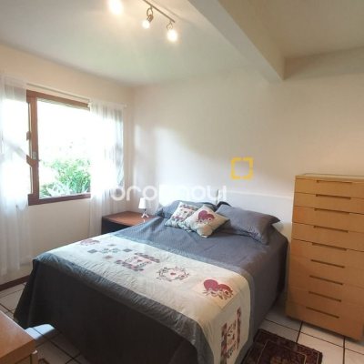 Casa de Condomínio com 214m², 4 quartos (sendo 1 suíte), 3 garagens, no bairro Campeche em Florianópolis