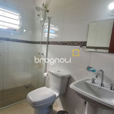 Casa de Condomínio com 214m², 4 quartos (sendo 1 suíte), 3 garagens, no bairro Campeche em Florianópolis