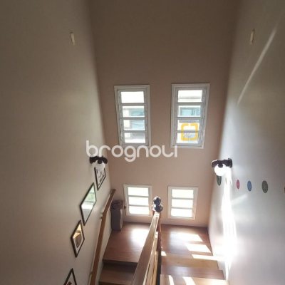 Casa de Condomínio com 214m², 4 quartos (sendo 1 suíte), 3 garagens, no bairro Campeche em Florianópolis