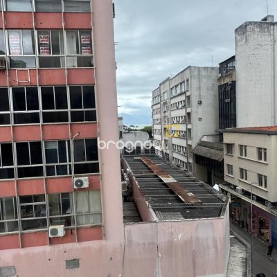 Sala com 25m², no bairro Centro em Florianópolis