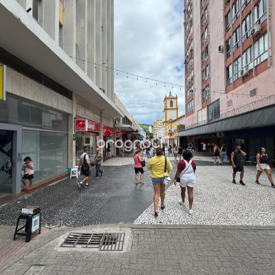 Sala com 25m², no bairro Centro em Florianópolis