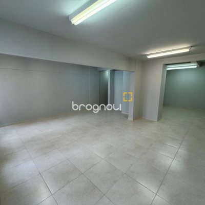 Sala com 25m², no bairro Centro em Florianópolis