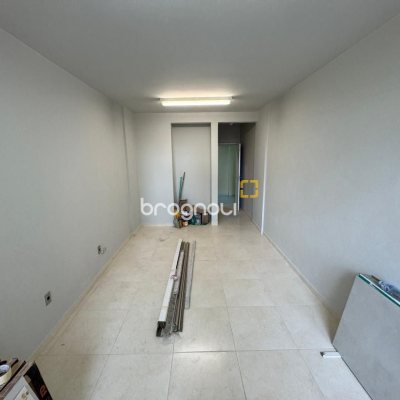 Sala com 25m², no bairro Centro em Florianópolis