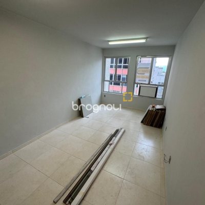 Sala com 25m², no bairro Centro em Florianópolis