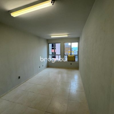Sala com 25m², no bairro Centro em Florianópolis