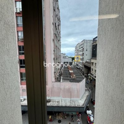 Sala com 25m², no bairro Centro em Florianópolis