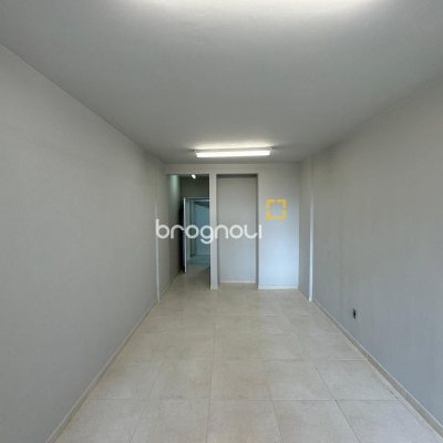 Sala com 25m², no bairro Centro em Florianópolis