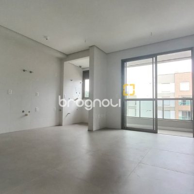 Apartamento com 76m², 3 quartos (sendo 1 suíte), 1 garagem, no bairro Carvoeira em Florianópolis