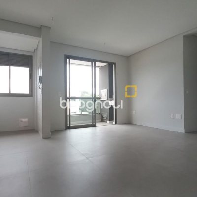 Apartamento com 76m², 3 quartos (sendo 1 suíte), 1 garagem, no bairro Carvoeira em Florianópolis