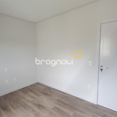 Apartamento com 76m², 3 quartos (sendo 1 suíte), 1 garagem, no bairro Carvoeira em Florianópolis