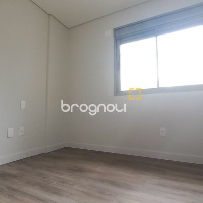 Apartamento com 76m², 3 quartos (sendo 1 suíte), 1 garagem, no bairro Carvoeira em Florianópolis