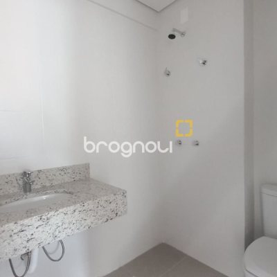 Apartamento com 76m², 3 quartos (sendo 1 suíte), 1 garagem, no bairro Carvoeira em Florianópolis