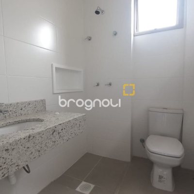 Apartamento com 39m², 1 quarto, 1 garagem, no bairro Carvoeira em Florianópolis