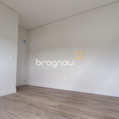 Apartamento com 39m², 1 quarto, 1 garagem, no bairro Carvoeira em Florianópolis