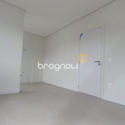 Apartamento com 39m², 1 quarto, 1 garagem, no bairro Carvoeira em Florianópolis