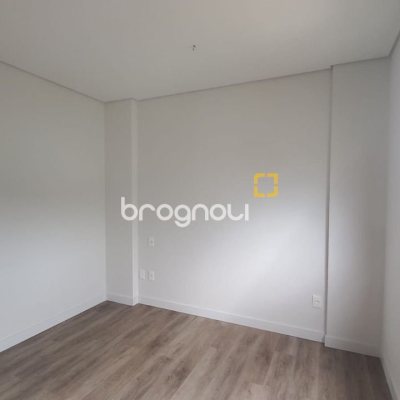 Apartamento com 39m², 1 quarto, 1 garagem, no bairro Carvoeira em Florianópolis