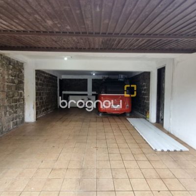Casa com 274m², 5 quartos (sendo 3 suítes), 4 garagens, no bairro Itaguaçu em Florianópolis