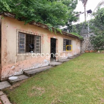 Casa com 274m², 5 quartos (sendo 3 suítes), 4 garagens, no bairro Itaguaçu em Florianópolis