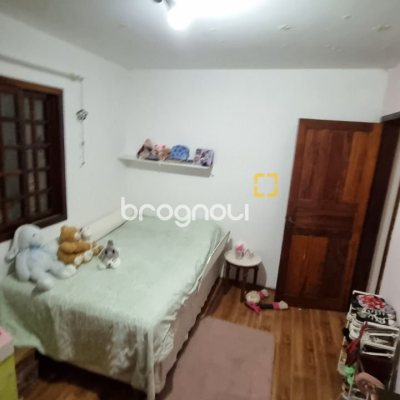 Casa com 274m², 5 quartos (sendo 3 suítes), 4 garagens, no bairro Itaguaçu em Florianópolis