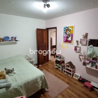Casa com 274m², 5 quartos (sendo 3 suítes), 4 garagens, no bairro Itaguaçu em Florianópolis