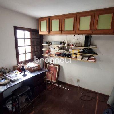 Casa com 274m², 5 quartos (sendo 3 suítes), 4 garagens, no bairro Itaguaçu em Florianópolis