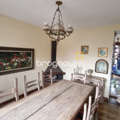 Casa com 274m², 5 quartos (sendo 3 suítes), 4 garagens, no bairro Itaguaçu em Florianópolis