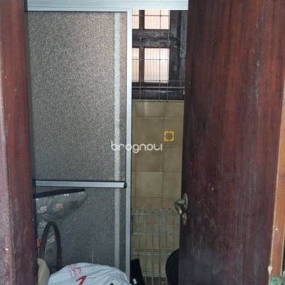 Casa com 274m², 5 quartos (sendo 3 suítes), 4 garagens, no bairro Itaguaçu em Florianópolis