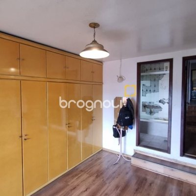 Casa com 274m², 5 quartos (sendo 3 suítes), 4 garagens, no bairro Itaguaçu em Florianópolis