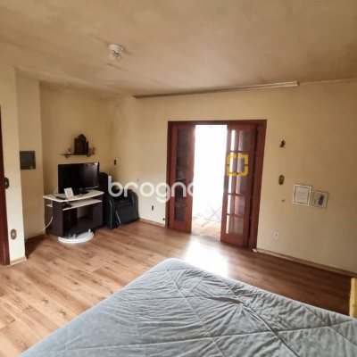 Casa com 274m², 5 quartos (sendo 3 suítes), 4 garagens, no bairro Itaguaçu em Florianópolis
