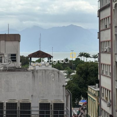 Sala com 33m², no bairro Centro em Florianópolis