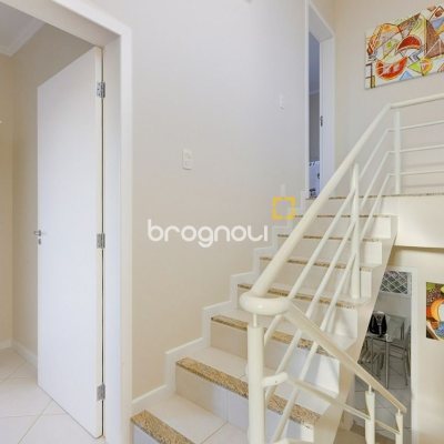 Casa com 176m², 4 quartos (sendo 2 suítes), 4 garagens, no bairro Ingleses em Florianópolis