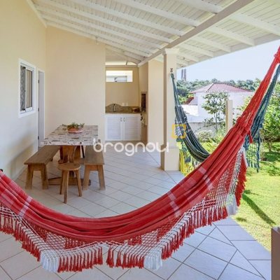 Casa com 176m², 4 quartos (sendo 2 suítes), 4 garagens, no bairro Ingleses em Florianópolis