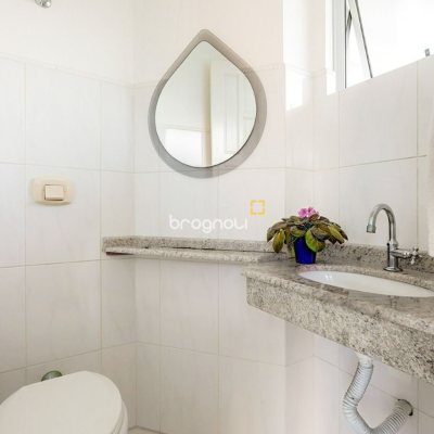 Casa com 176m², 4 quartos (sendo 2 suítes), 4 garagens, no bairro Ingleses em Florianópolis