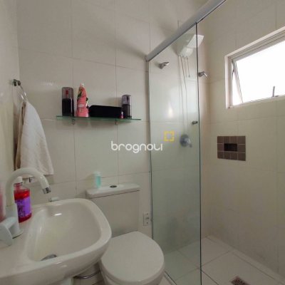 Casa com 404m², 5 quartos (sendo 3 suítes), 5 garagens, no bairro Praia Comprida em São José