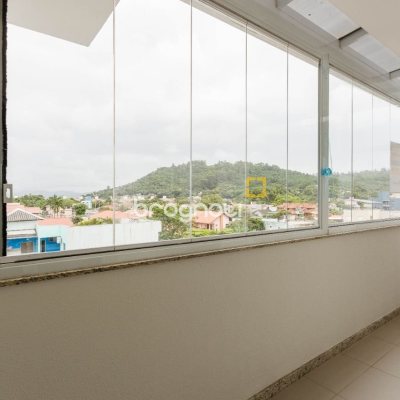 Cobertura com 110m², 2 quartos (sendo 1 suíte), 2 garagens, no bairro Canasvieiras em Florianópolis