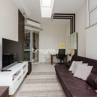Cobertura com 110m², 2 quartos (sendo 1 suíte), 2 garagens, no bairro Canasvieiras em Florianópolis