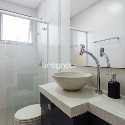 Cobertura com 110m², 2 quartos (sendo 1 suíte), 2 garagens, no bairro Canasvieiras em Florianópolis