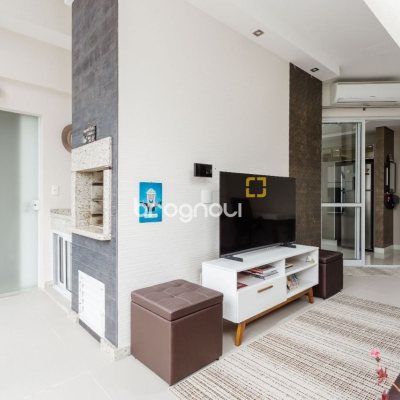 Cobertura com 110m², 2 quartos (sendo 1 suíte), 2 garagens, no bairro Canasvieiras em Florianópolis