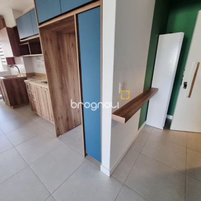 Apartamento com 69m², 2 quartos (sendo 1 suíte), 1 garagem, no bairro Campinas em São José