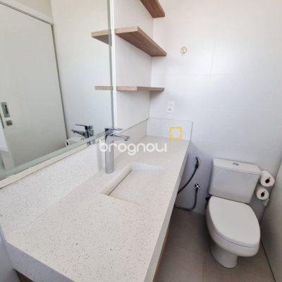 Apartamento com 69m², 2 quartos (sendo 1 suíte), 1 garagem, no bairro Campinas em São José