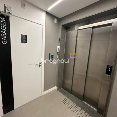 Loft com 37m², 1 quarto (sendo 1 suíte), 1 garagem, no bairro Pantanal em Florianópolis