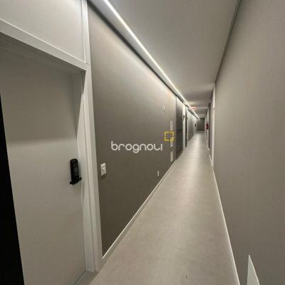 Loft com 37m², 1 quarto (sendo 1 suíte), 1 garagem, no bairro Pantanal em Florianópolis