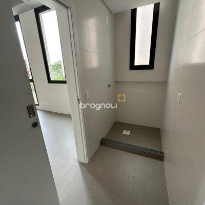 Loft com 37m², 1 quarto (sendo 1 suíte), 1 garagem, no bairro Pantanal em Florianópolis