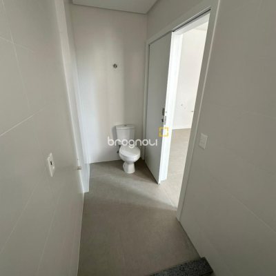 Loft com 37m², 1 quarto (sendo 1 suíte), 1 garagem, no bairro Pantanal em Florianópolis