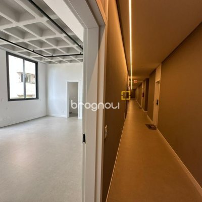 Loft com 37m², 1 quarto (sendo 1 suíte), 1 garagem, no bairro Pantanal em Florianópolis